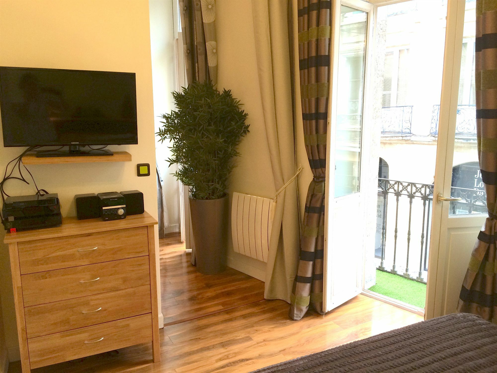 Appartement "Princesse Eleonore" - Centre Historique Бордо Екстериор снимка